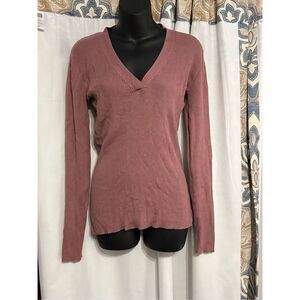 Beautiful Storm & Marie v neck Ribbed Pink long sleeve size large minor stain at